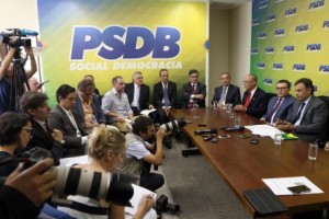 reuniao imprensa estrangeira-george-gianni-2-3-460x307