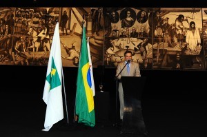 senador-aecio-neves-durante-abertura-da-exposicao-memorial-tancredo-neves-em-brasilia-foto-george-gianni-5-300x199