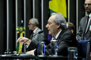 Plenário do Senado durante sessão deliberativa extraordinária para votar a Denúncia 1/2016, que trata do julgamento do processo de impeachment da presidente afastada Dilma Rousseff por suposto crime de responsabilidade. À mesa, em pronunciamento, presidente do Supremo Tribunal Federal (STF), ministro Ricardo Lewandowski. Foto: Geraldo Magela/Agência Senado
