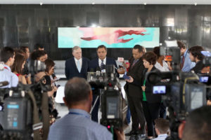 coletiva-aecio-2