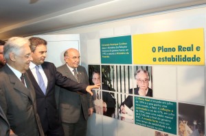 Aecio-Neves-durante-lancamento-exposicao-Foto-George-Gianni-4