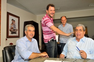 Reinaldo Azambuja e André Puccinelli Foto-Valdenir Rezende 03-11-2014