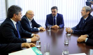 aecioneves-reunido-com-vice-presidentes-do-partido-em-brasilia3_b