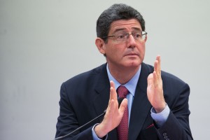 O ministro Joaquim Levy fala sobre as medidas de ajuste fiscal durante audiência pública conjunta de Comissões da Câmara dos Deputados (Marcelo Camargo/Agência Brasil)