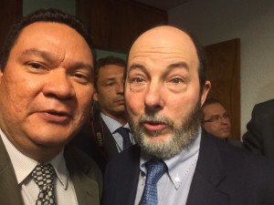 Selfie de Ricardo Senna com o ex-presidente do Banco Central Armínio Fraga