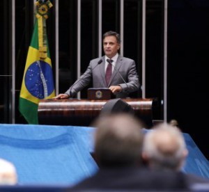 aecio_plenariosenado_orlandobrito_2-300x276