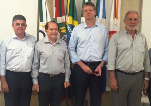Secretário Monteiro, Presidente da Coamo, Secretário Verruck e vice-presidente Cláudio Bianchi Rizzato/Foto: Marycleide Vasques.
