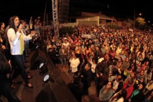 A tucana Rose Modesto em comício no município de Campo Grande/ Foto: divulgação