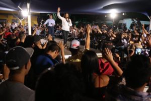 Ao lado do vice, a agenda reuniu jovens em comitê central na noite desta terça-feira (16)/ Foto: divulgação