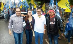 Apoiadores da campanha de Gerson não desanimaram nem com a chuva.