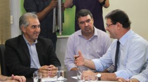 Governador Reinaldo, secretário Eduardo Riedel e presidente da Fiems, Sérgio Longuen/ Foto: Edemir Rodrigues