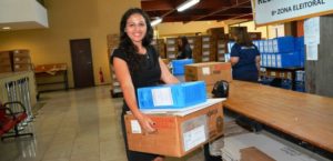 Urnas que serão utilizadas neste domingo estão sendo entregues/ Foto: divulgação TRE-MS