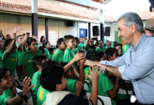 Alunos iniciam ano letivo com uniformes entregues/ Foto: Chico Ribeiro