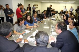 Reunião entre parlamentares / Foto: Fernanda França