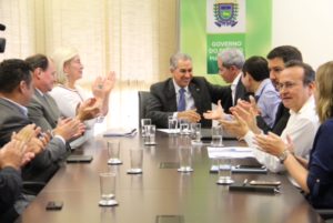 Governador fechou acordo com a Caixa para garantir acesso da população a moradias/ Foto: Chico Ribeiro