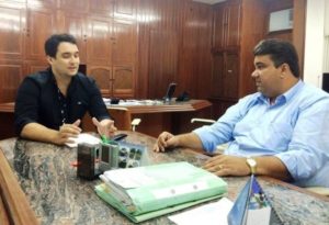 Prefeito tucano Delano em conversa com superintendente do Dnit/ Foto: divculgação