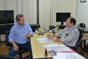 Onevan e o secretário Marcelo Miglioli/ Foto: assessoria