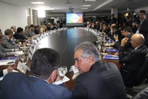 Reinaldo conversa com governador Marconi Perillo/ Foto: Chico Ribeiro