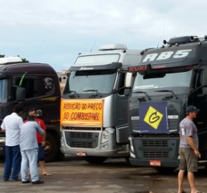949575-caminhoneiros__161440-300x279