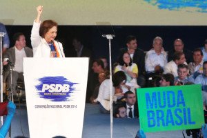 Solange Jurema Convenção 7 punho erguido