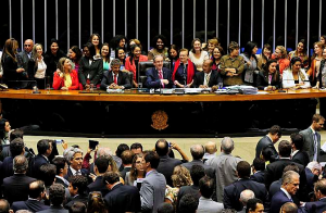 Deputadas acompanham resultado da votação da Proposta de Emenda à Constituição 590/06, aprovada em segundo turno nesta terça-feira