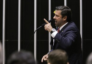 Carlos-Sampaio-foto-Alexssandro-Loyola1-300x209.jpg