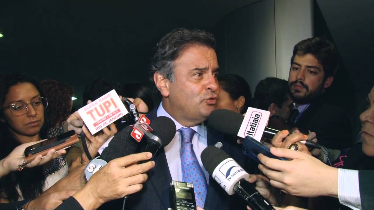 Aécio Neves: governo do PT é autoritário