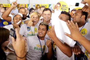 Aécio Portal Voluntários