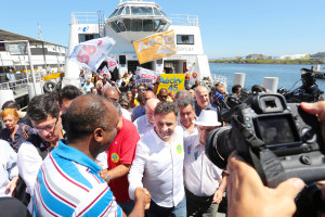 Aécio Niteroi3