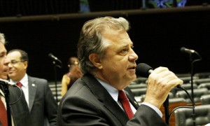 "“É o resultado de um governo de improviso, que não pensa no amanhã", deputado Ricardo Tebaldi (PSDB-SC)