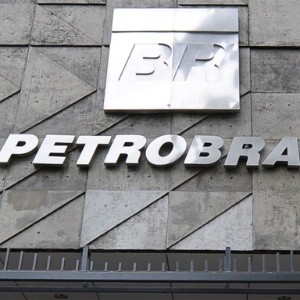 logo-da-petrobras-na-sede-da-empresa-petrolifera-no-rio-de-janeiro-1395324503413_300x300