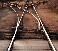 Trilhos da inacabada ferrovia Transnordestina,