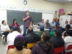 Prefeito de Bom Conselho, Danillo Canvalcanti (de pé)