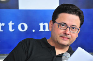 Antonio-campos_curador-Fliporto2012