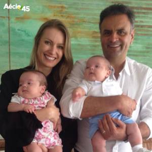 Voltando de Aparecida, Aécio com os filhos e a esposa Letícia