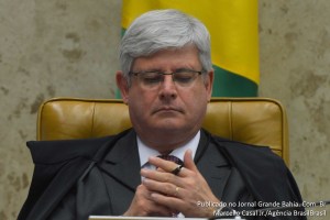 STF julga os segundos embargos de declaração de dez réus no processo do mensalão