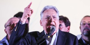 Aécio participa de encontro com Alckmin e FHC em São Paulo