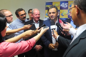 aecio-neves-durante-evento-do-psdb-em-sc8