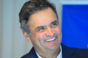 aecio-neves-durante-evento-do-psdb-em-sc17-300x199