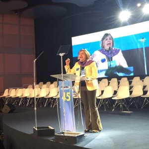 Presidente do PSDB Mulher-PE, Terezinha Nunes, discursando na convenção nacional