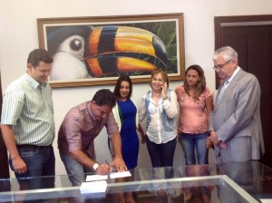 O ex-prefeito de Jaqueira Amadeu Henrique se filia ao PSDB