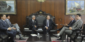 Presidente do Senado Federal , senador Renan Calheiros (PMDB-AL), recebe prefeito de Maceió, Rui Palmeira, prefeito de Jaboatão dos Guararapes, Elias Gomes e representantes da Frente Nacional de Prefeitos. Foto: Jane de Araújo/Agência Senado