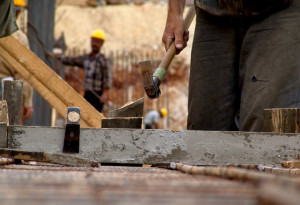 A construção civil foi o setor que mais demitiu