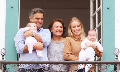 O senador Aécio Neves é pai de prematuros