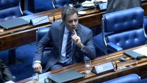 “A Petrobras transformou-se na empresa mais endividada do mundo”, Aécio Neves