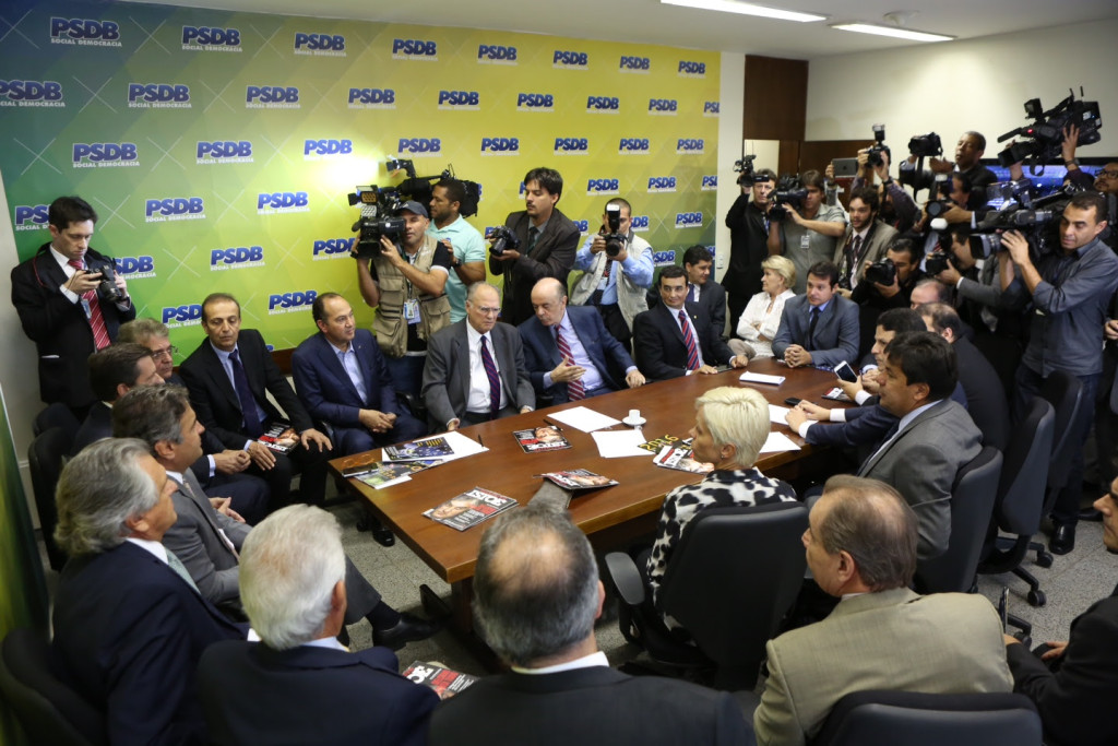 coletiva-aecio