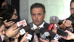 A presidente Dilma não tem mais qualquer condição de continuar governando o Brasil, Aécio Neves