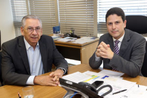 Brasília-DF. 25/05/2016. Foto: Bruno Peres/Min. Cidades. O ministro das Cidades, Bruno Araújo durante reunião com o deputado Sílvio Torres.