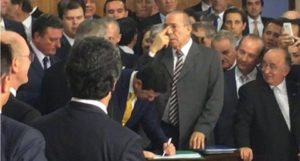 Momento em que Bruno Araújo é empossado no ministério das Cidades