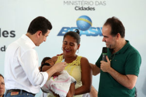 Petrolina-PE. 29/07/2016. Foto: Bruno Peres/Min. Cidades. Ministro das Cidades Bruno Araújo participa de cerimônia de entrega de unidades residenciais do programa Minha Casa, Minha Vida.